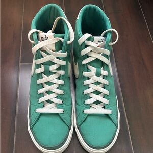 Nike Court Legacy Canvas Mid Green Noise